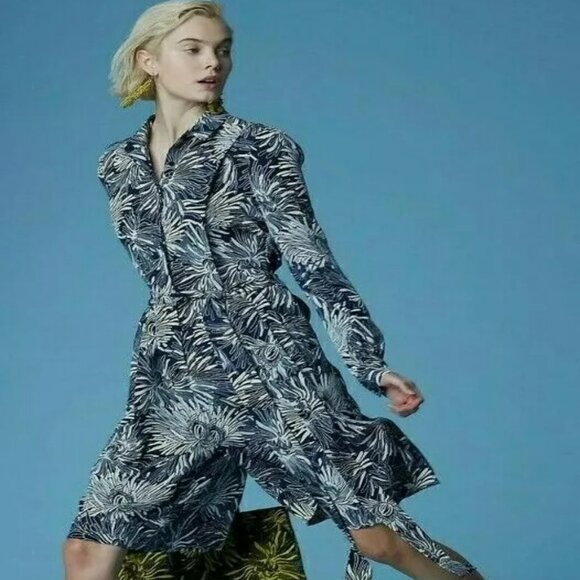 Diane Von Furstenberg DVF Button Up Romper Silk Navy Blue Flowers.SZ 6